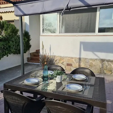 Casa Con Jardin Enjoy * Empuriabrava